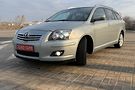 Toyota Avensis full